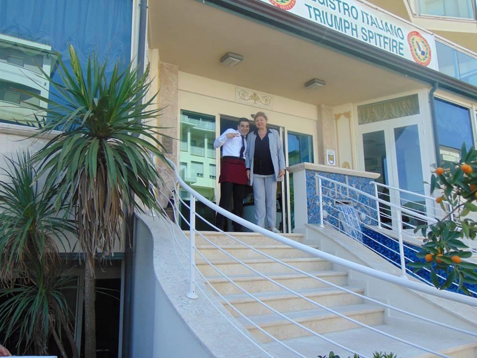 Hotel Lady Mary Milano Marittima Buitenkant foto