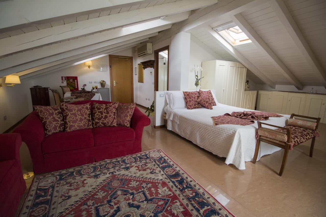 Hotel Lady Mary Milano Marittima Buitenkant foto