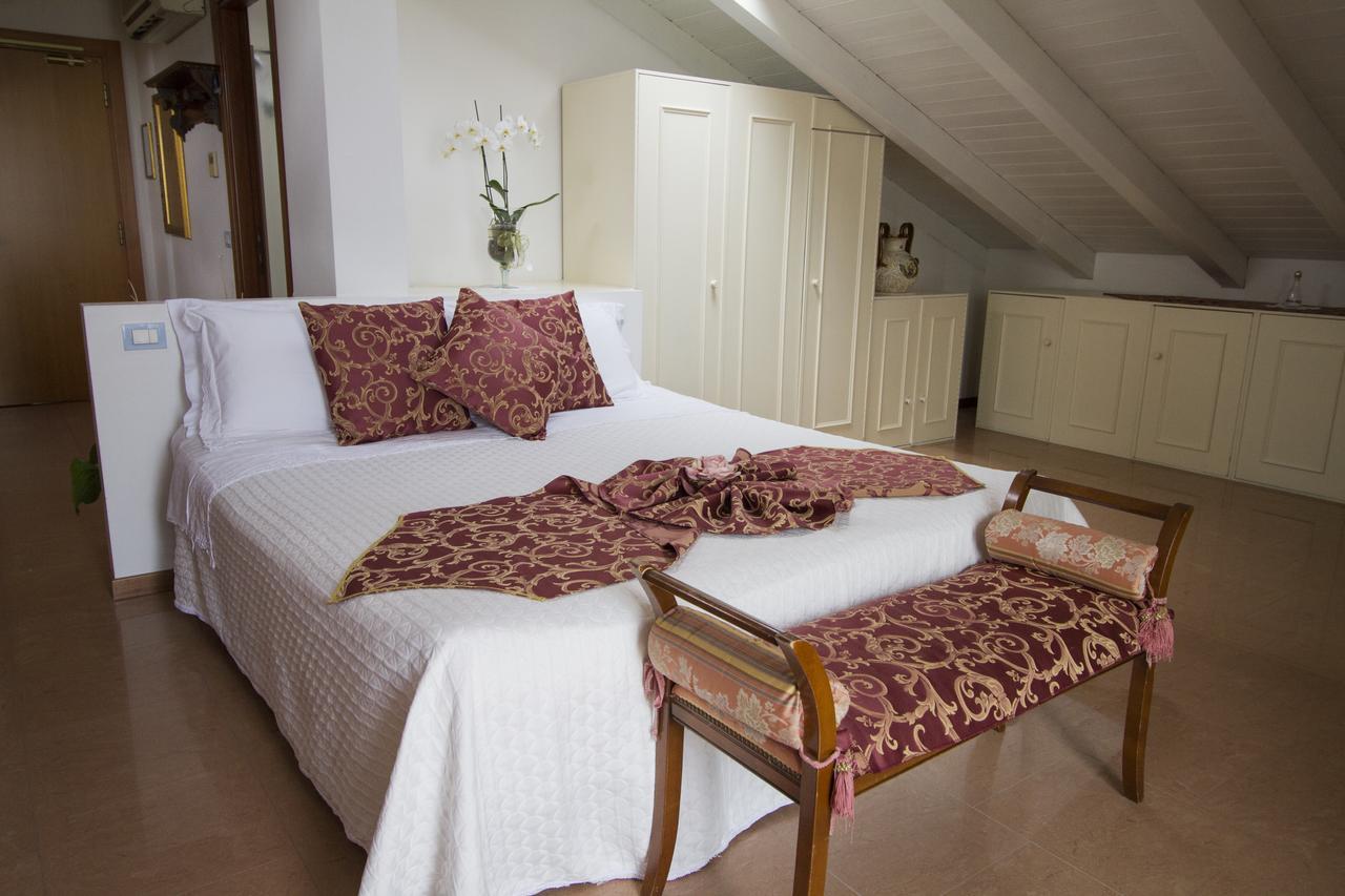 Hotel Lady Mary Milano Marittima Buitenkant foto