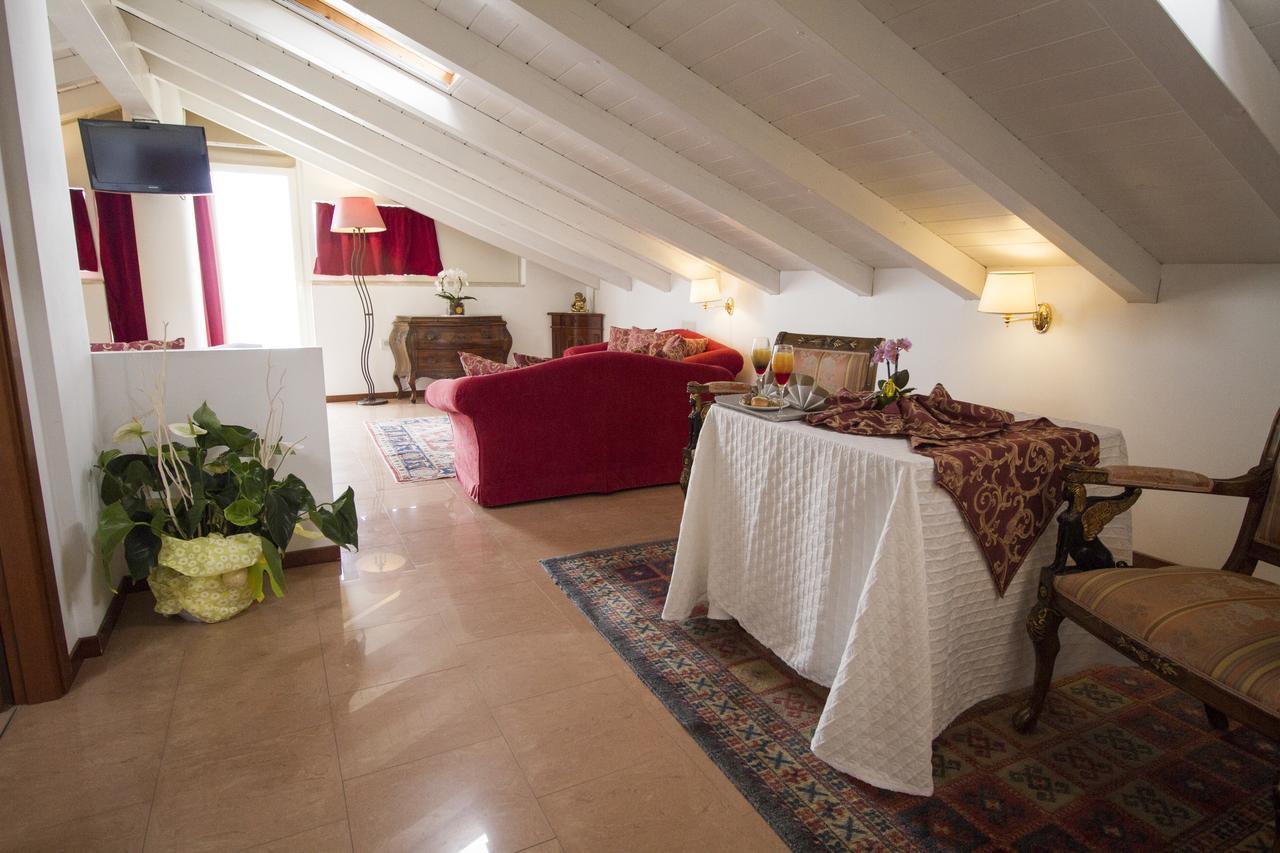 Hotel Lady Mary Milano Marittima Buitenkant foto