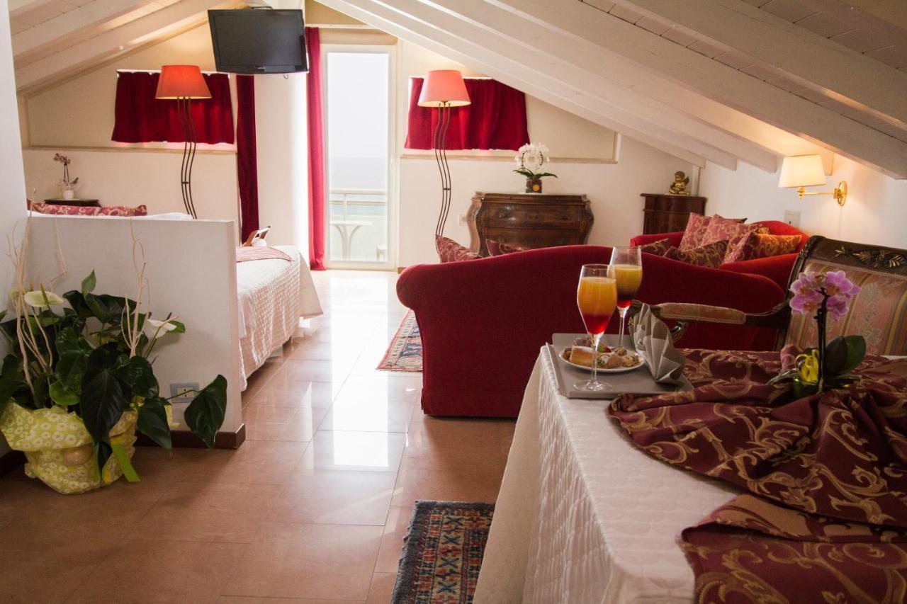 Hotel Lady Mary Milano Marittima Buitenkant foto