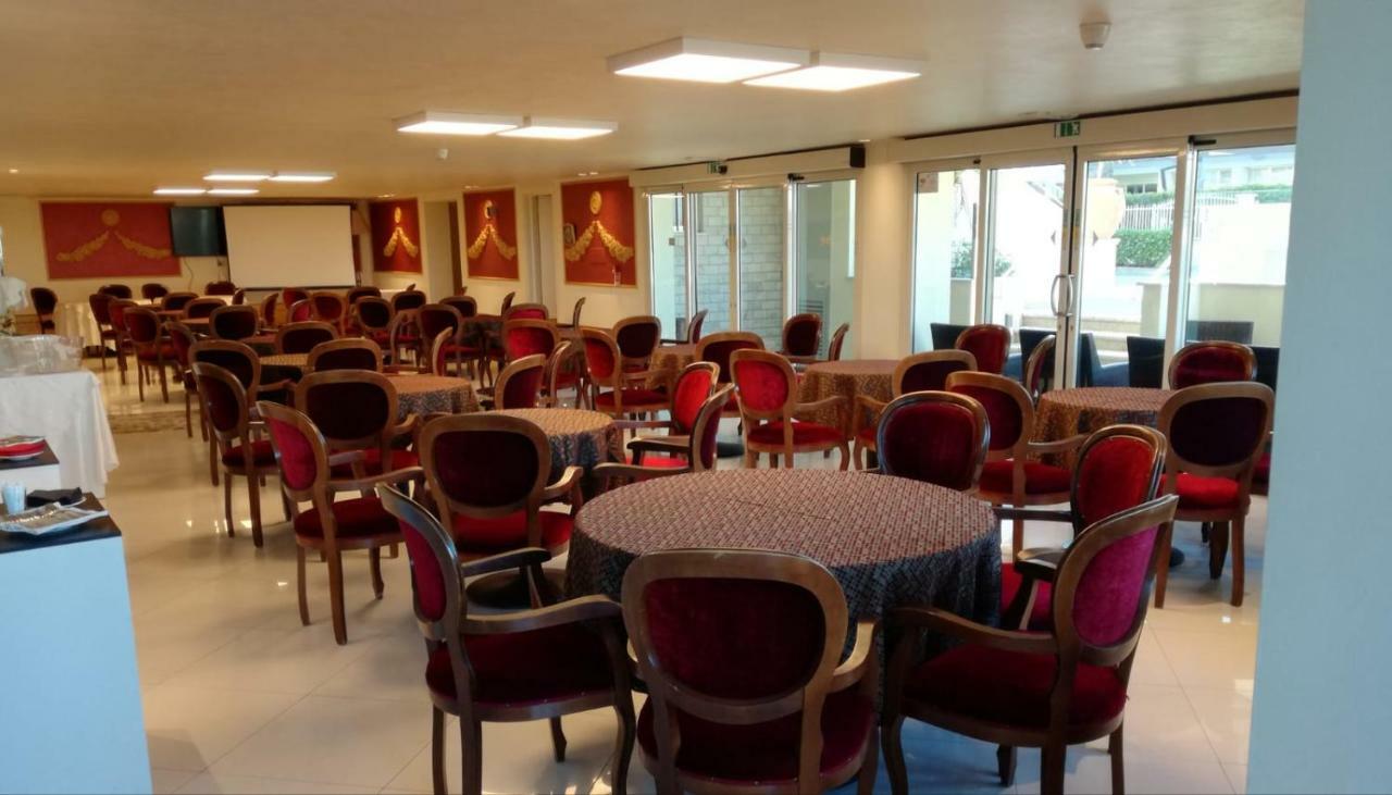 Hotel Lady Mary Milano Marittima Buitenkant foto